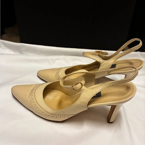 Bally Beige Patent Leather Heels - Picture 2 of 6